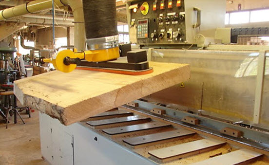 MANUTENTION DE BOIS BRUT -