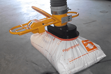 Manutention de sacs plastique 50 kg