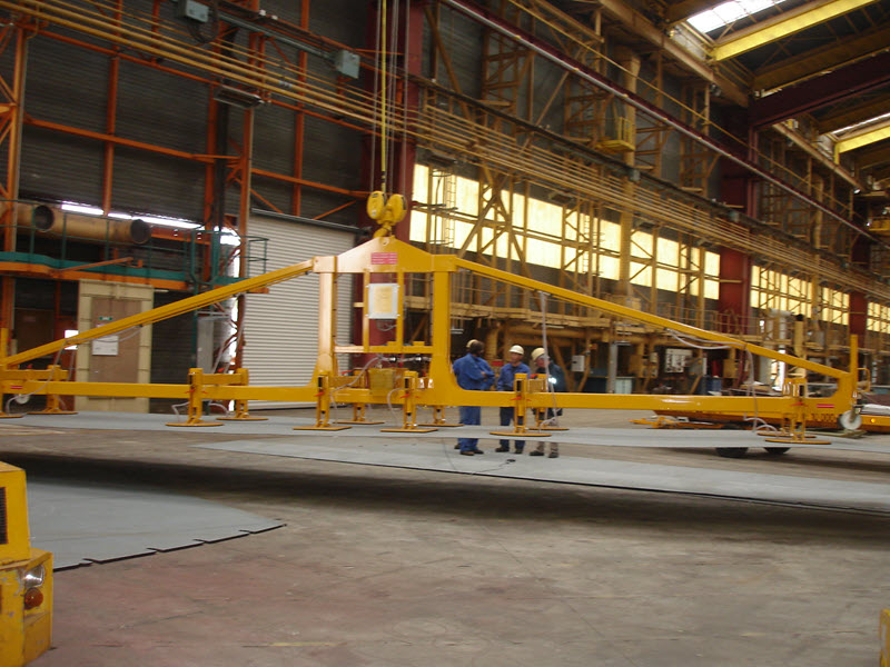 Poste de manutention pour construction navale